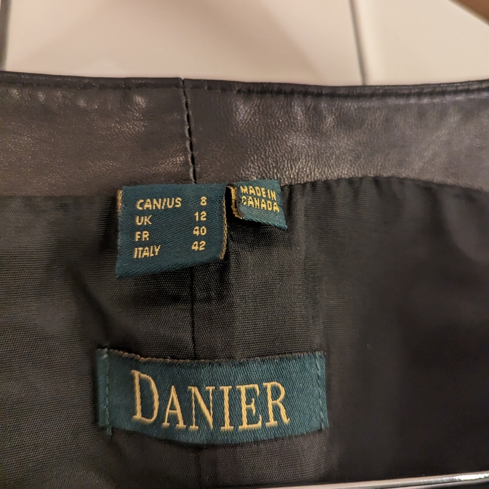 Danier Leather Vest - Picture 2 of 3